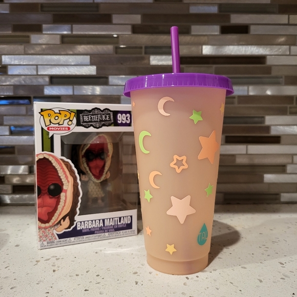 Color Changing & Glow in the Dark Cup - Picture 2 of 2